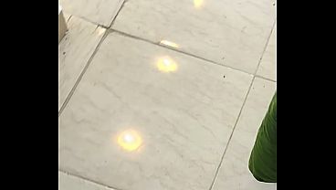 شرموطة مصرية نار، صاحبة البيت بتتناك من سباك وصاحبه، كلام هيّج وصوت واضح وجسم يودي العقل