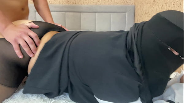 Milf Arab Duduk Di Kontol Gue, Gue Crot Di Memek Sempitnya.