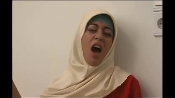 1101689 Cewek Arab Jilbabnya Panas Bikin Ngilu