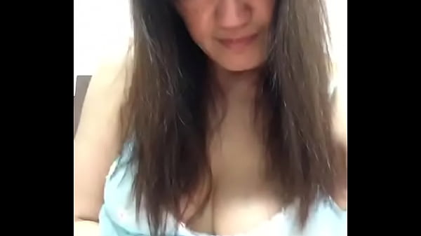 Cewek Asia Murahan Christy Colokin Memek Basah