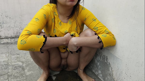 Ngentot Di Luar Sambil Pipis, Gaji Gedein, Semua Ku Kasih, Video Xxx Hindi Kotor Di Alam Terbuka