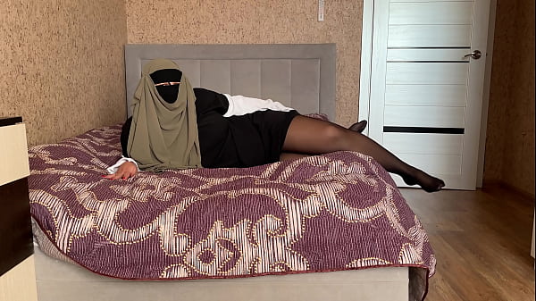 Wanita Turki Khalifa Wawancara Di Casting Bokep, Langsung Dikocok Habis Di Dalam Memek