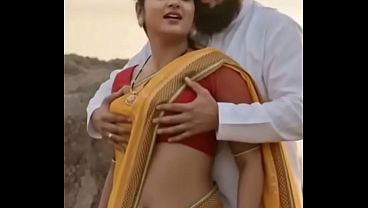 Desi Bhabhi Saree Nyepong Tetek Sambil Mesra