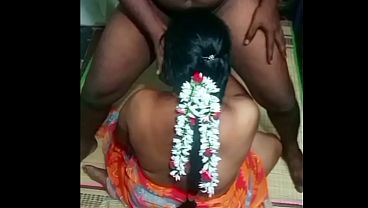 Ibu Rumah Tangga India Main Seru Sama Om Di Kampung, Makin Liar Pas Suami Pergi.