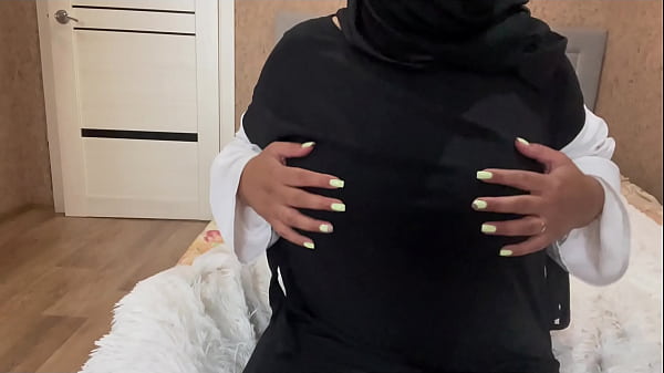 Arab Milf Jasmine, Celana Dalemnya Dilepas, Siap Digoyang.
