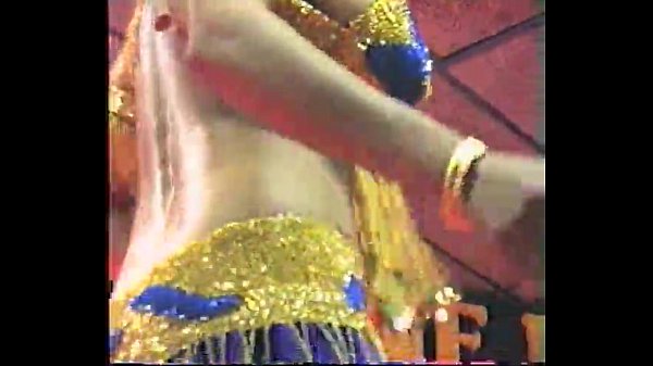 Tukang Striptis India, Goyangannya Bikin Meleleh.