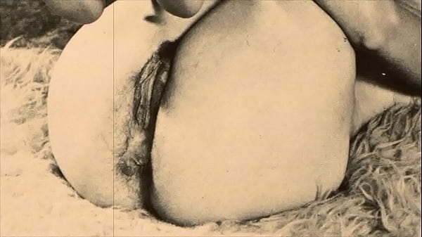 Keluar Malam, Ibu-ibu Horny Di Rumah Sendiri