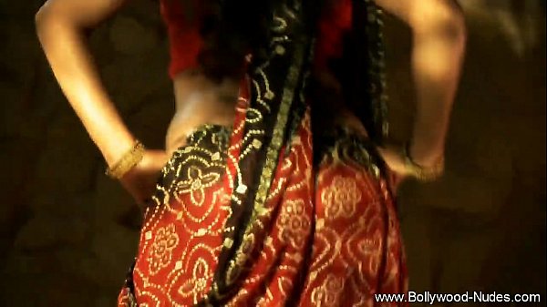 Cewek India Kulit Sawo Mateng Goyang-goyang Bikin Makin Pengen