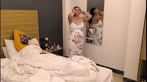 Desi Cewek Puja Sayang Mandi Pagi, Basah Kuyup Bikin Ngilerr