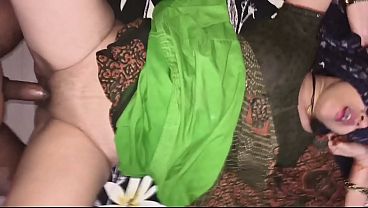 Kakak Tiri Desi Ngewe Brutal Sama Adik Tiri Pas Di Rumah Sendirian, Film Full, Suara Hindi Yang Bikin Makin Panas