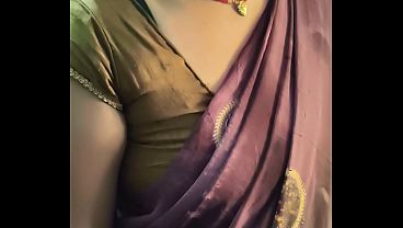 Gue Suka Banget Sama Ibu-ibu India Yang Seksi, Bikin Pengen Main-main