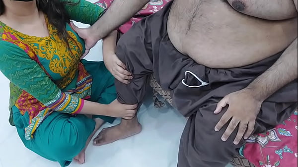 Cewek India Anak Tiri Lagi Pijat Kaki Gue Sambil Gue Remas Tete, Makin Panas Jadi Main Serong, Suara Hindi Jelas Mesum Banget