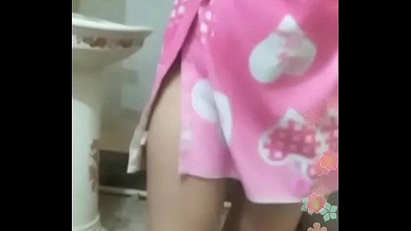 Mandi Desi Di Kamar Mandi, Basah Kuyup Gak Pake Baju
