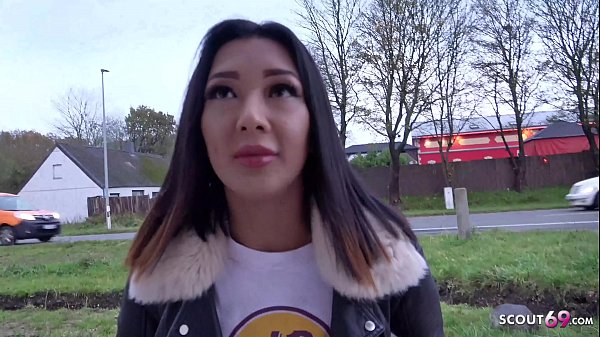 Nih, Janda Jerman Lagi Cari Mangsa, Thai Abg Sialan Dari Flensburg Digebukin Di Casting Jalanan Beneran.