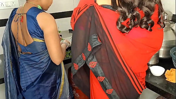 कोमल और उसकी सास रसोई में एक-दूसरे को छेड़ते हुए काम कर रही थीं।