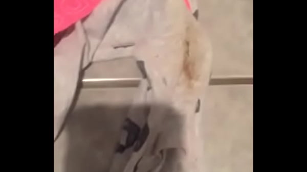 Desi, Bibirnya Basah Dan Matanya Penuh Gairah, Siap Menyerahkan Segalanya Malam Ini.