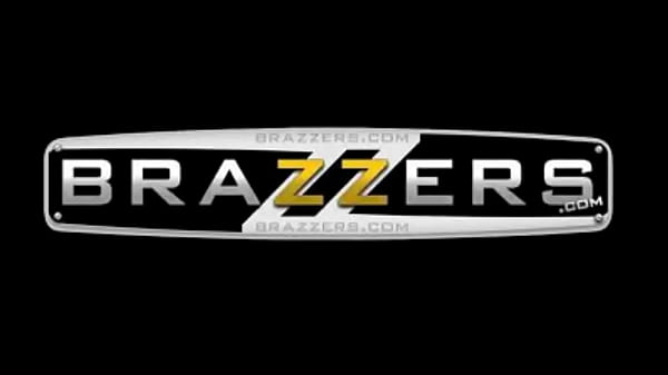 Brazzers, Bintang Porno Dengan Toket Gede Banget Bikin Makin Bernafsu!