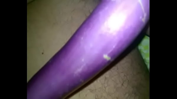 Shonu Si Brinjled India, Memeknya Basah Kena Liur Kontol.