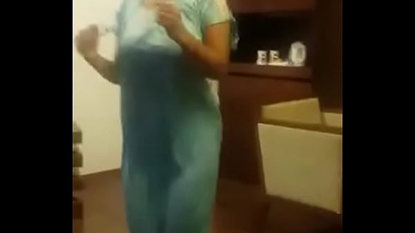 Tarian Desi Yang Bikin Nafsu Naik, Goyangannya Bikin Enggak Tahan