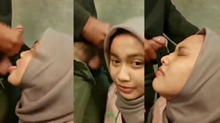 Jilbab Si Hot Pas Nyedot Kontol Pacar Di Tempat Sepi, Bikin Makin Basah.