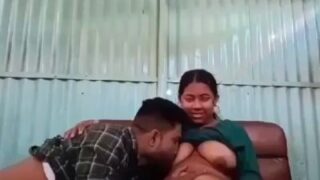 Mesum Nyedot Tetek Gede Sambil Nikmatin Chuda Chudi Bangla