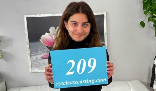 Ngentot Cz – Mía, Si Newbie Mungil Digoblok Habis-habisan Di Casting