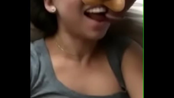 Cewek India Ngentot Mulut, Ngeces Sampe Becek.