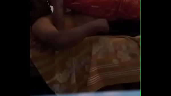 Desi Istri Lagi Nungging Di Atas, Bikin Makin Pengen