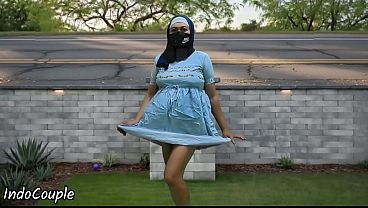 Hijab Mahasiswi Muslim Jogging Di Tempat Umum, Ngentot Bayaran Biar Dapet Duit.