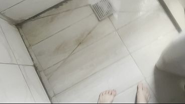 Aku Nemuin Getol Di Kamar Ibu Tiri Arabku, Terus Kuajak Dia Nyobain Kontol Asli.