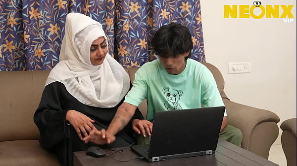 Hijab Gadis Ketahuan Sama Kakak Tiri Lagi Mainin Diri Sendiri