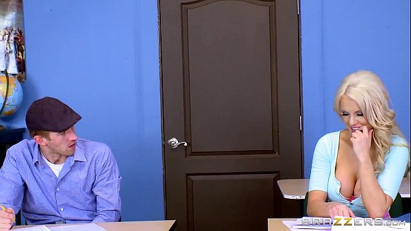Guru Bokep Kenzie Taylor, Toket Gede Nunggu Digodain Di Sekolah
